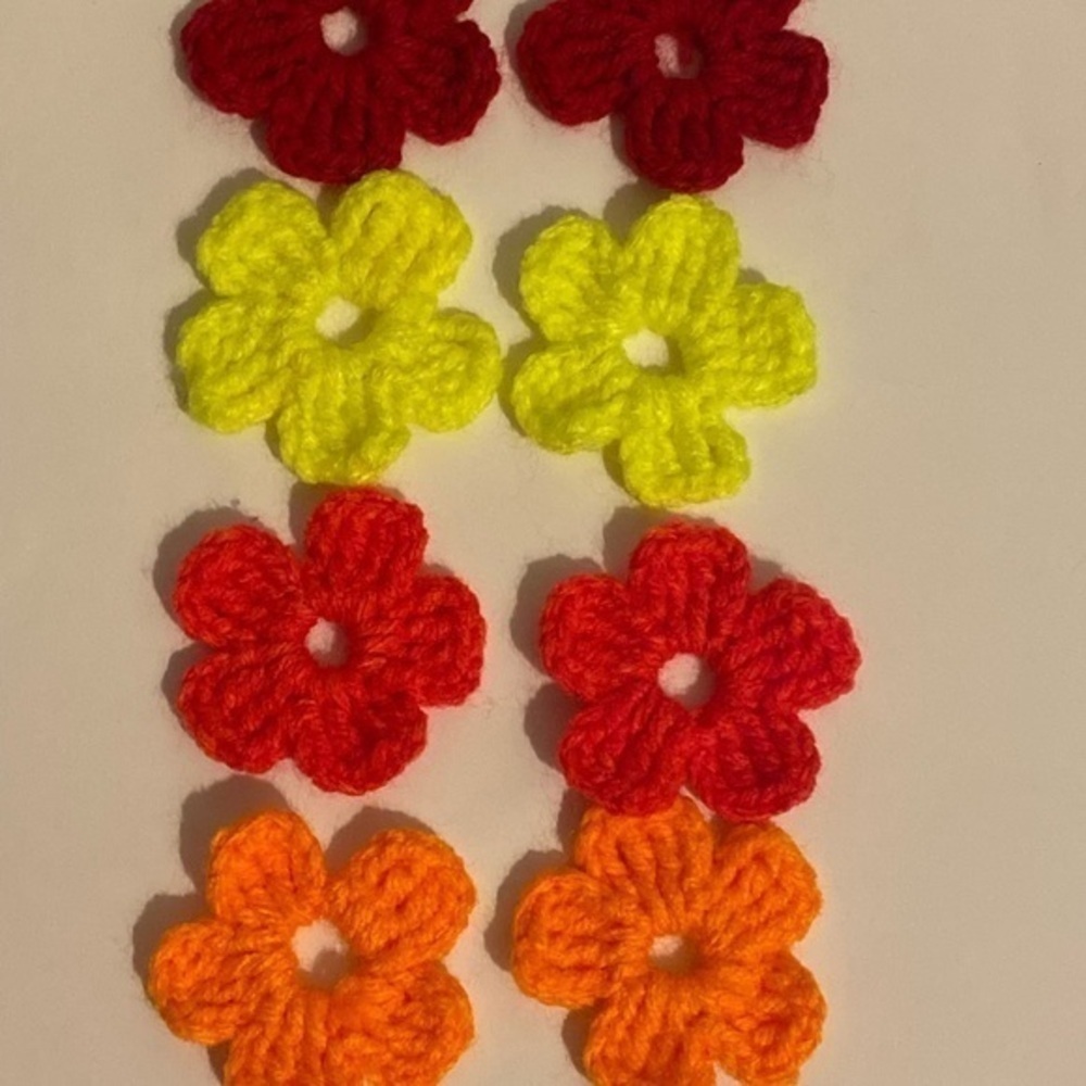 Hand crochet flowers 8pcs
